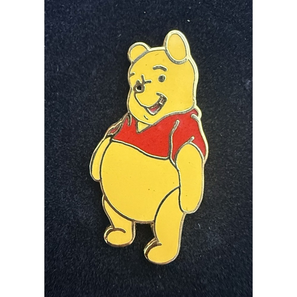 Y2K Disney Winnie the Pooh Collectible Trading Pin 2000 Vintage